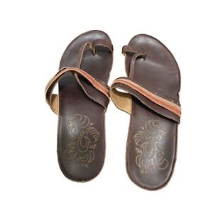 OLUKAI Women's Handcrafted Brown Leather Slip-On Sandals With Toe Loop & Embosse